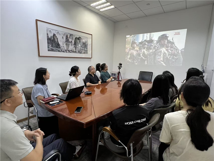 优加公司组织员工收看“九三阅兵”仪式